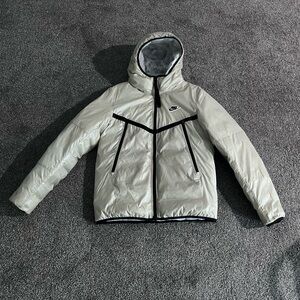 Men's Nike Sportswear Synthetic-Fill Windrunner Repel Jacket